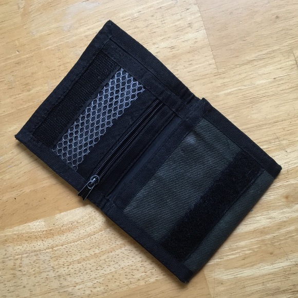 O’Neill trifold wallet img 901 billfold - Picture 2 of 15